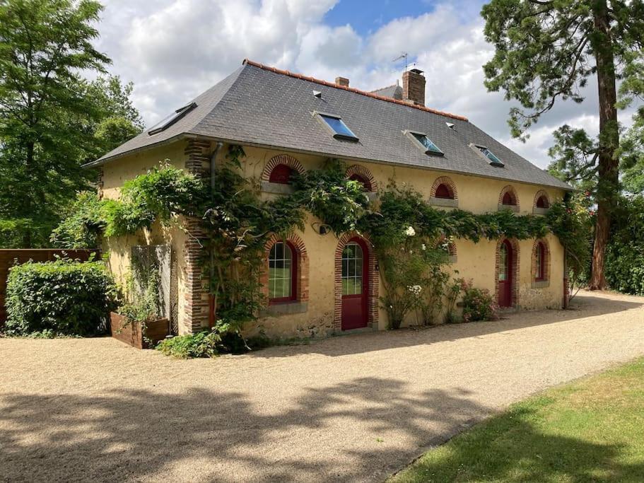 Les Bosquets Villa Saint-Ouen-Des-Toits Екстериор снимка