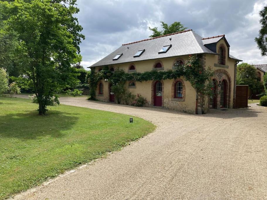 Les Bosquets Villa Saint-Ouen-Des-Toits Екстериор снимка